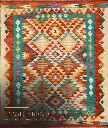 Kilim tissé à plat, losanges rouges, verts et turquoise sur laine écrue